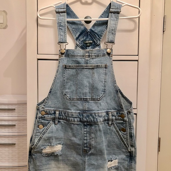 Denim shorts overalls - Picture 3 of 4